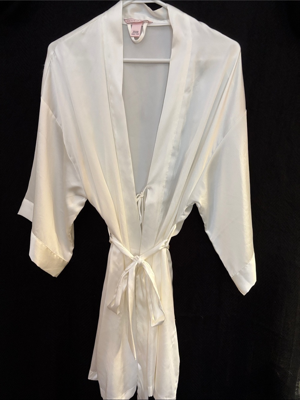 VS Victoria's Secret Ivory Satin Belted Robe XS/S Side Pockets NWOT